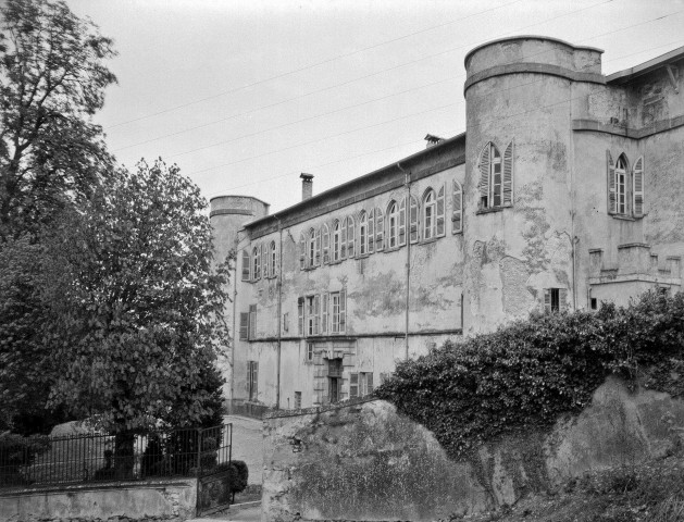 Beauvallon.- Le château