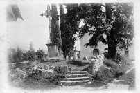 La croix sur la place de l'église.