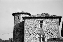 Chanos-Curson.- La façade sud de la maison forte de Conflans.
