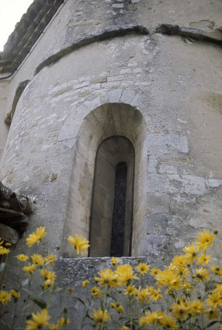Charols.- L'abside de l'église.
