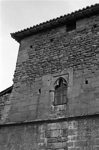 Bathernay.- La façade ouest de l'ancien château.