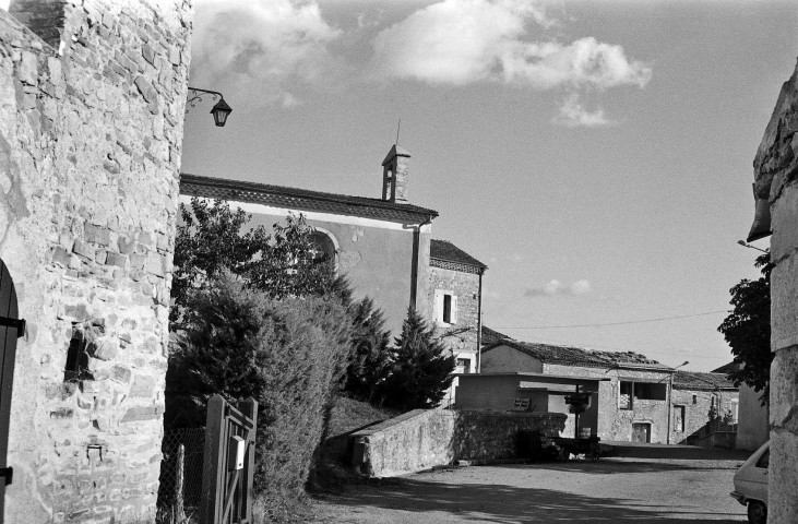 Marignac-en-Diois. - Le temple et les abords.