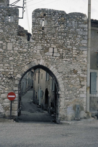 Donzère.- Porte de la ville.