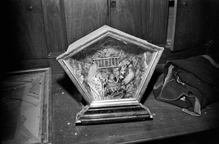 Rochebrune. - Crèche dans la sacristie de l'église Saint-Michel.