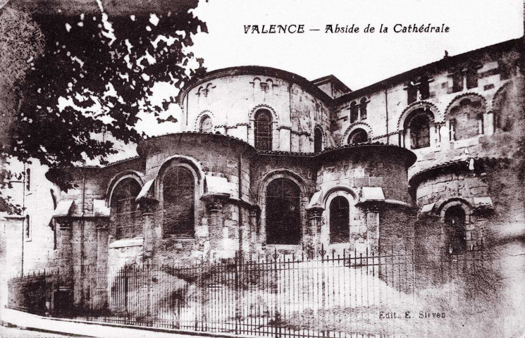 L'abside de la cathédrale Saint-Apollinaire.