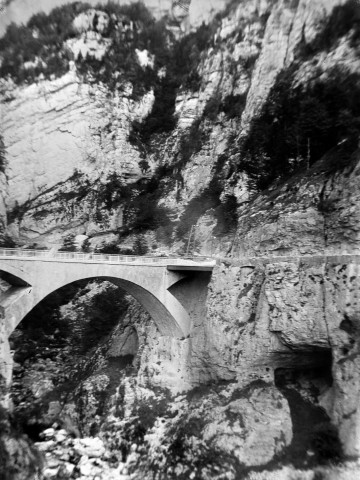 Le Vercors.- Le pont de la Goule Noire.