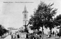 Sortie de la messe à l'église Saint-Étienne.
