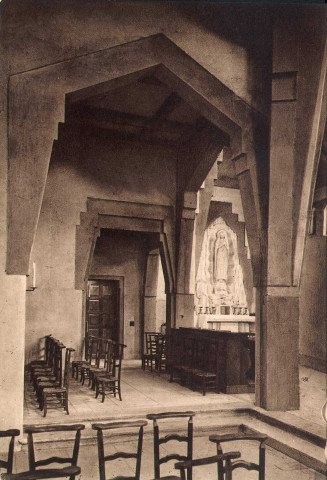 L'intérieur de l'église Notre-Dame de Lourdes.