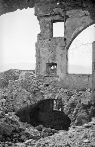 Mirmande. - Vestiges de l'église Sainte-Foy.