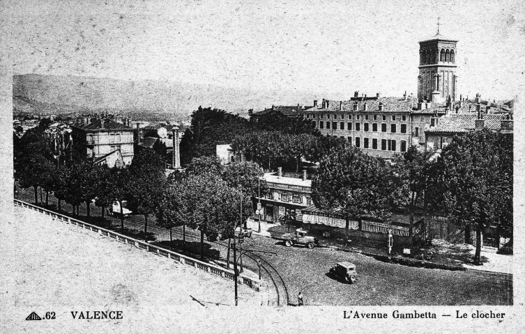 Valence.- Le clocher de l'avenue Gambetta.