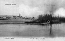 Glun (Ardèche).- Bateau remontant le Rhône.