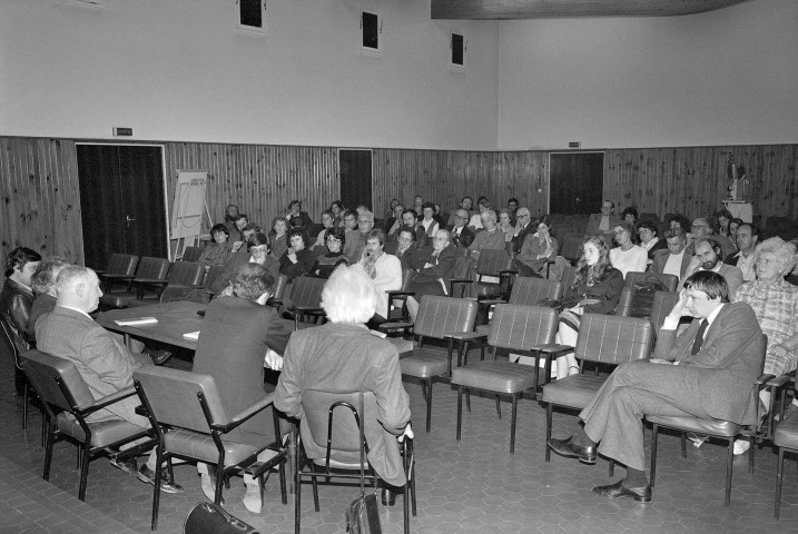 Valence.- Forum des Archives départementales au foyer Protestant.