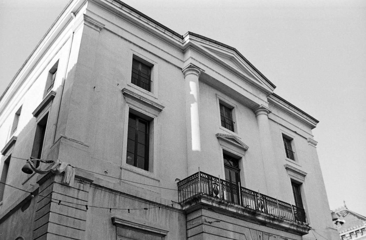 Valence. - façade principale du théâtre.