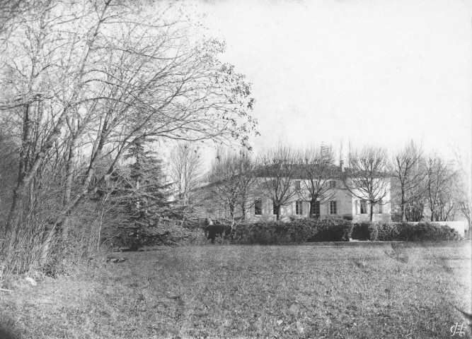 Charols, domaine de Chagnac. - Maison Roman, façade ouest, vue du nord.