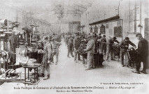 Romans-sur-Isère.- L'école pratique de commerce et d'industrie, l'atelier d'ajustage et section des machines-outils.
