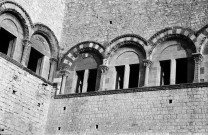 Montélimar. - Détail de la façade ouest du château des Adhémar.