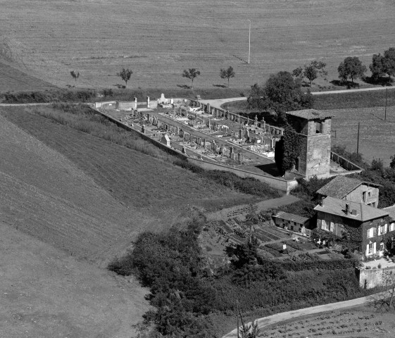 Vue aérienne du cimetière.