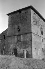 Bathernay.- Le château devenu le presbytère.