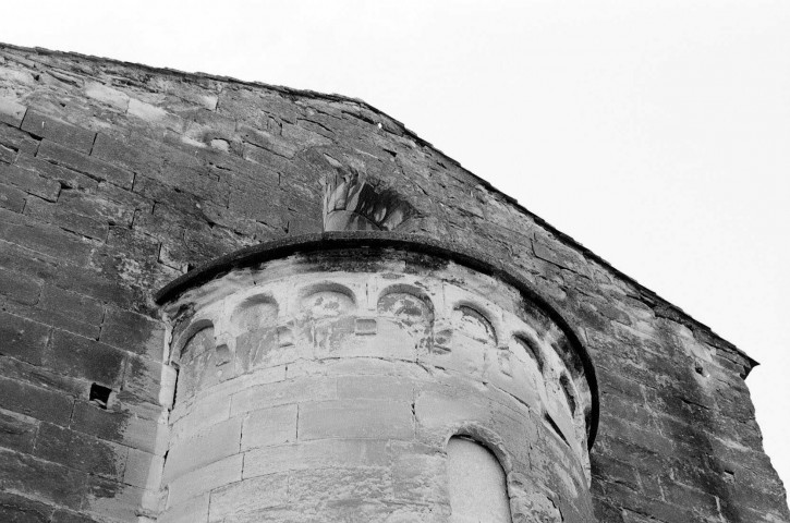 Saint-Donat-sur-l'Herbasse.- Le chevet de la chapelle des Évêques.