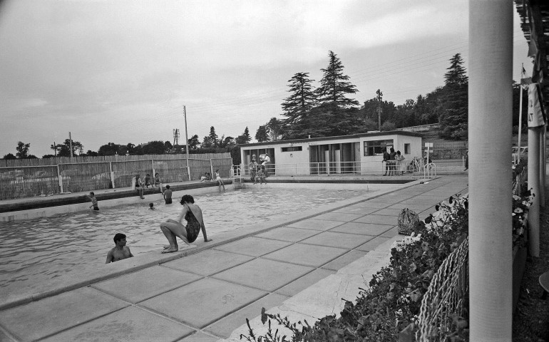 La Bégude-de-Mazenc. - La piscine.