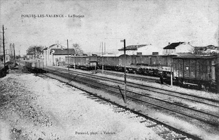 Portes-lès-Valence.- La gare.