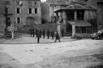 Suze-la-Rousse.- Soldats du 44e bataillon de chars de combat cantonné à Suze de novembre 1939 à mai 1940.