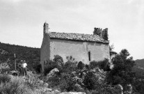 Bénivay-Ollon.- La façade sud de la chapelle Saint-Jean d'Ollon.