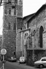 Saint-Vallier. - La façade sud et le clocher de l'église Saint-Valère.