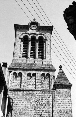 Saint-Nazaire-en-Royans. - La face ouest du clocher de l'église Saint-Nazaire.