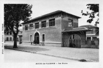 Le groupe scolaire Barthelon, quai Thannaron.