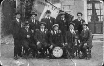 Sauzet.- Jeunes hommes de la classe de 1918.