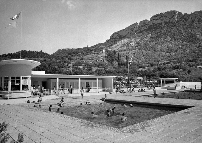 Buis-les-Baronnies. - La piscine.