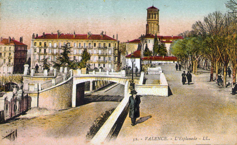 L'esplanade du Champ de Mars.