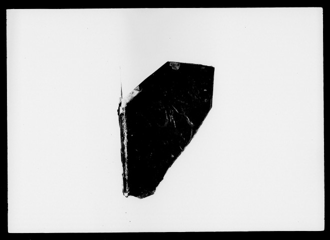 Relevés d'actes pour l'église de Nyons (1472-1604).