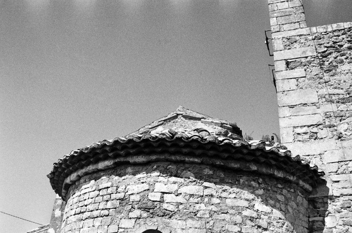 Clansayes. - Détail du chevet de l'église Saint-Michel.