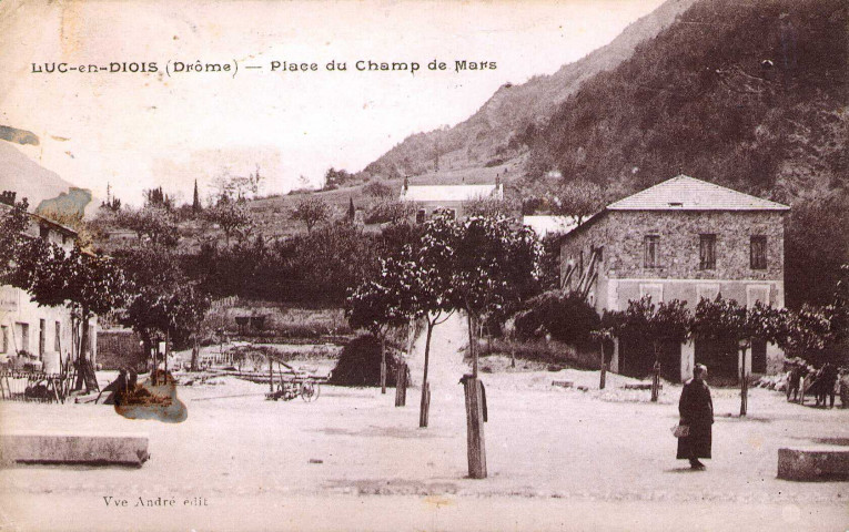 Place du Champ de Mars.