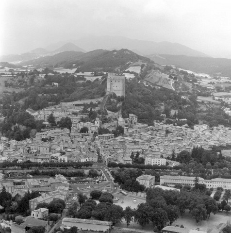 Vue aérienne de la ville.