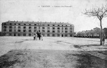 La caserne Latour-Maubourg.