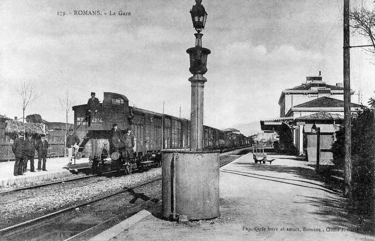 Romans-sur-Isère.- Un train en gare.