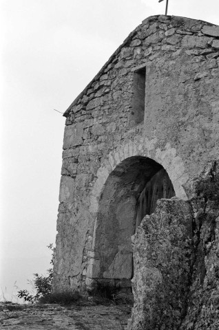 Piégros-la-Clastre.- La chapelle Saint-Médard (XIIe s.).