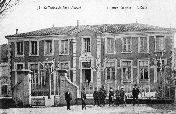 Le groupe scolaire.