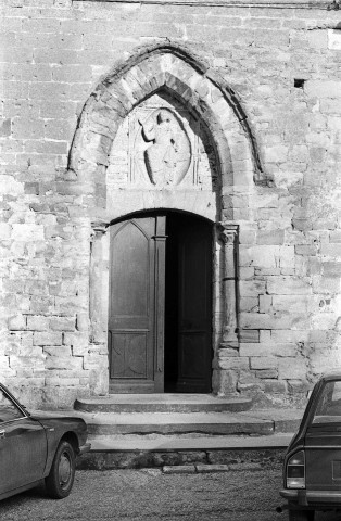 Le Grand-Serre.- Le porche de l'église Saint-Mamert.