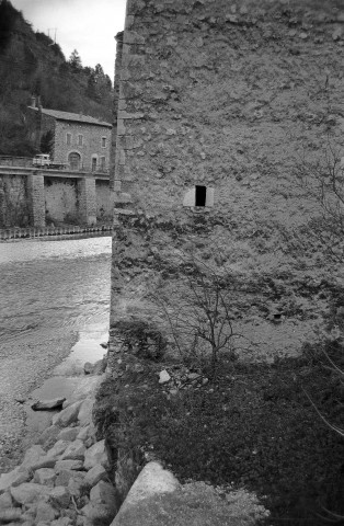 Pontaix. - La base du clocher du temple.