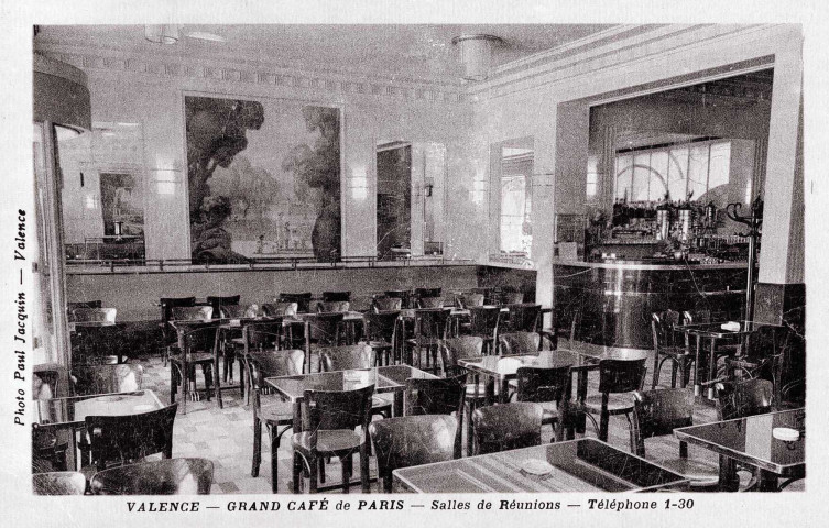 Valence.- Salle de réunion du Grand Café de Paris, 13 boulevard Maurice Clerc.