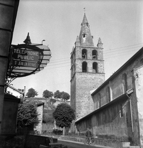 Saint-Jean-en-Royans. - Le clocher de l'église Saint-Jean.