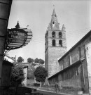 Saint-Jean-en-Royans. - Le clocher de l'église Saint-Jean.