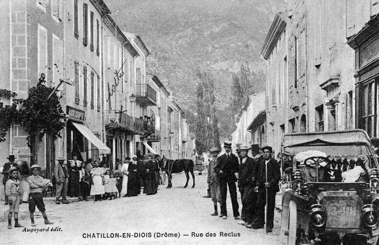 Châtillon-en-Diois.- Rue du Reclus.