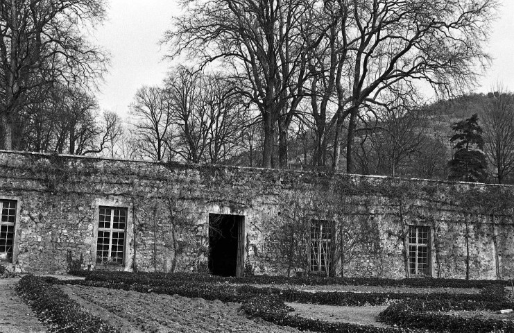 Saint-Vallier. - L'orangerie du château.