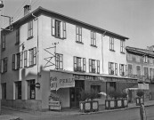 Saint-Donat-sur-l'Herbasse.- Café Hôtel des Voyageurs, avenue Georges Bert.