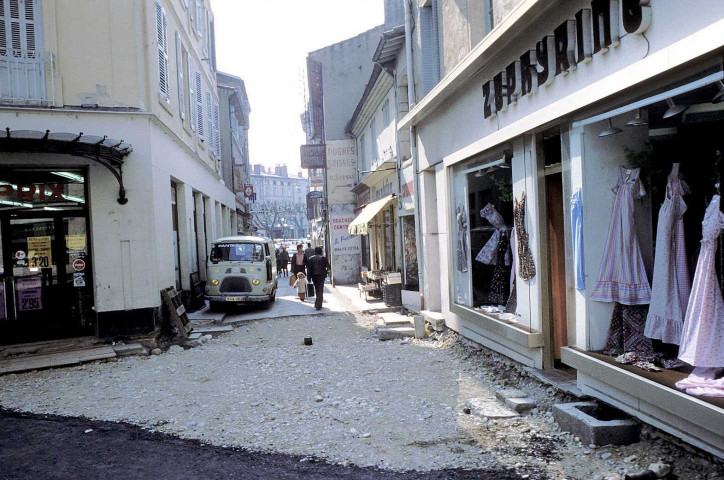 Valence.- Les premières rues piétonnes.